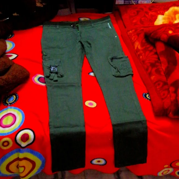 Cargo for women - Picture 1 of 2